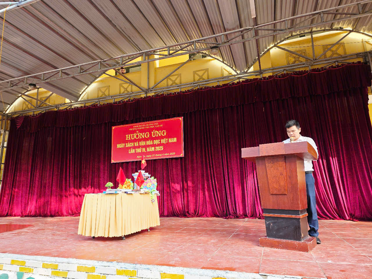thầy tổng phát iểu